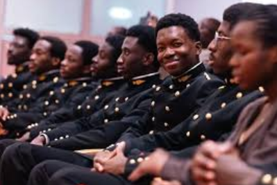 CapIvoire_Info's tweet photo. Côte d'Ivoire 🇨🇮

🔥Une Ivoirienne craque le code de l’X !

👩‍🔬 Donelle Naomi KEHIN, élève du Lycée Blaise Pascal d’Abidjan, fait partie des rares Ivoiriennes admises à l’École Polytechnique de Paris (promotion 2026).

🏆 Avec elle, 11 autres Ivoiriens ont été reçus : 9 de l’INP-HB de Yamoussoukro et 2 autres du lycée Blaise Pascal. Tous ont préparé le concours entièrement en Côte d’Ivoire.

📈 Depuis 2015, plus de 70 Ivoiriens ont intégré cette prestigieuse école, mais les filles restent encore trop rares.

👏Un beau signal pour l’excellence féminine ivoirienne dans les filières scientifiques.

💬 Comment faire pour que la prochaine promotion compte plusieurs jeunes ivoiriennes ? 

Vos propositions en commentaire 👇

#CôteDivoire #ÉcolePolytechnique #Yamoussoukro #Abidjan