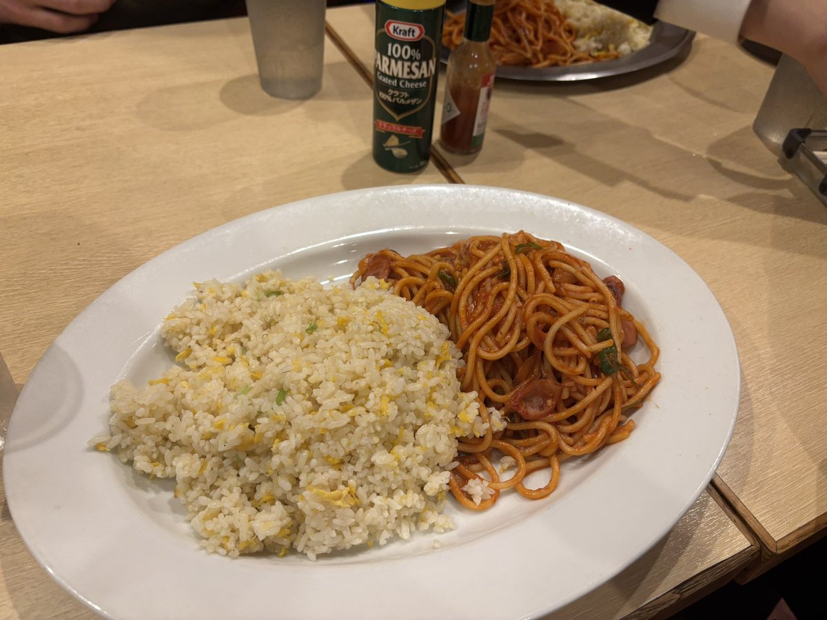 monomane_RE2's tweet photo. ぎんのこしのぶさんくえたろと飯 https://t.co/uUULp8oJEg