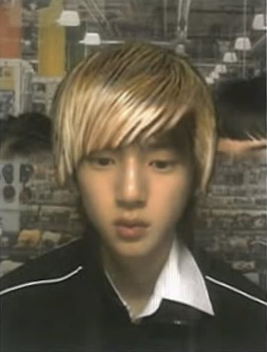 juhoontwt's tweet photo. silly is his middle name https://t.co/cYtwiS3cuL