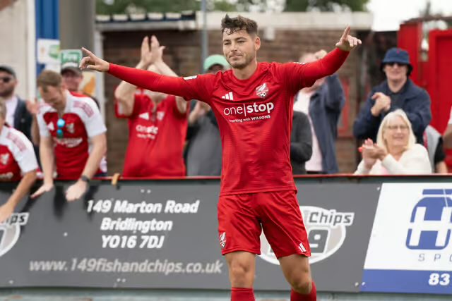 NLTransferNews's tweet photo. 🚨BREAKING🚨
STEPHEN WALKER SET TO SIGN FOR YEOVIL TOWN!

The 25 year old striker will join The Glovers upon the expiry of his Scarborough contract.

#yeoviltown #scarboroughathletic #nationalleague https://t.co/GWntTBsdT2