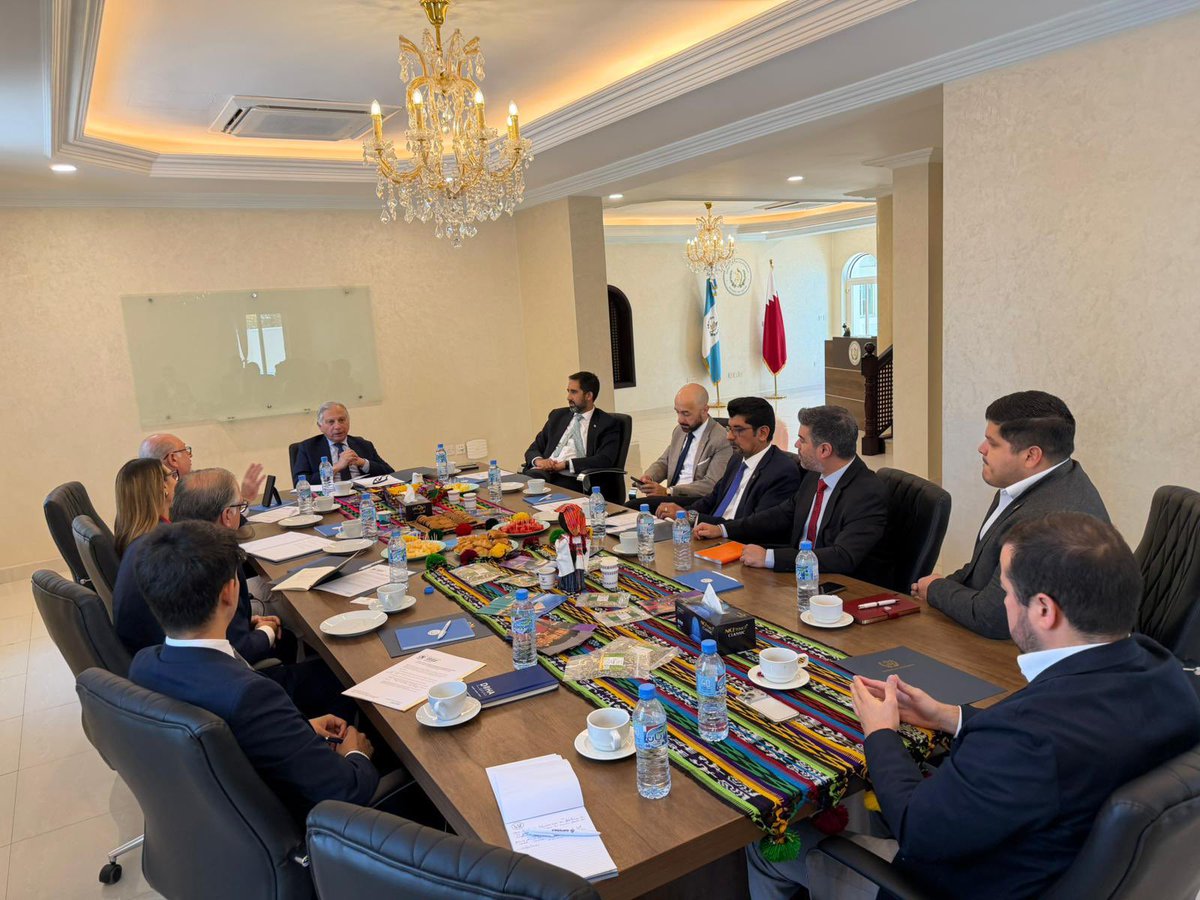 EmbaGTQatar's tweet photo. La Embajada de Guatemala fue sede de la Reunión de Jefes de Misión de Centroamérica y República Dominicana acreditados ante Qatar. Se abordaron iniciativas regionales, incluida la próxima Ruta del Café, una exposición fotográfica y otros proyectos de diplomacia cultural. https://t.co/axwf43LVxH