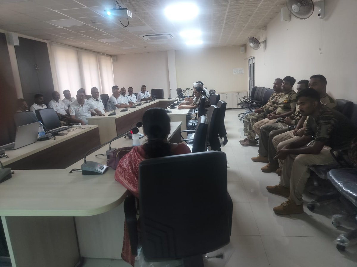 HFNJamnagar's tweet photo. Day 2 at CISF GEB Sikka

33 CISF personnel participated in the first day of the 2-Day Cleaning &amp; Meditation program on 8th June 2026.

A wonderful session of service &amp; inner peace ✨

#EkatmaAbhiyaan #Heartfulness #Jamnagar https://t.co/z3g75k0Ywf
