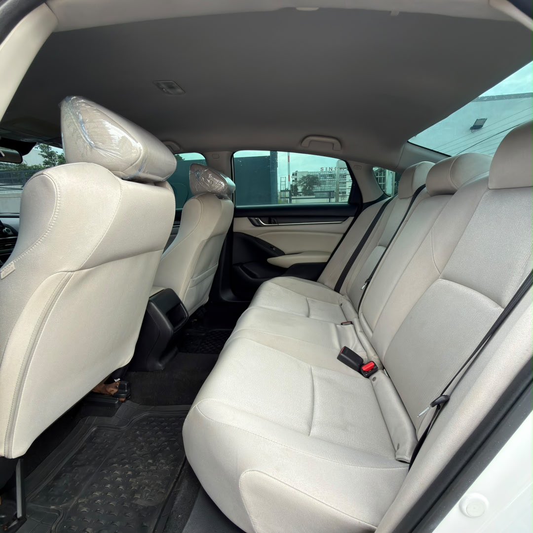 Automall_ng's tweet photo. Foreign used Honda Accord LX
2018 model 
Price:17.5m
Duty: paid 
Location: Abuja 
@abujastreets @__yellows @Carsnationn 
Retweet pls🙏 https://t.co/XM9Uw3ytVj