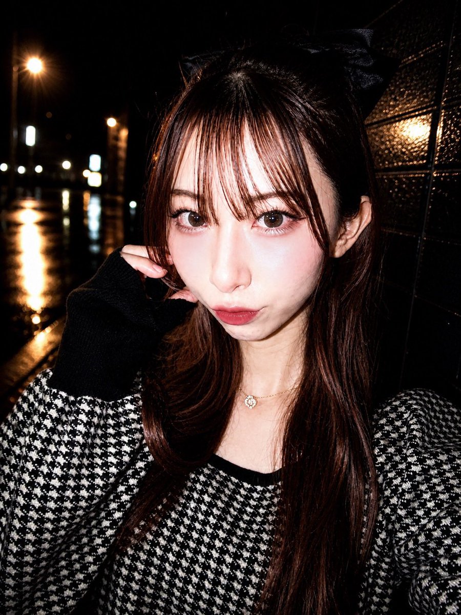 Violin__Rena's tweet photo. Hi, I’m Rena, a 5-string violinist in a Japanese rock band 🇯🇵💖

I play a wide range of music, including metal, rock, jazz, and pop 🎻
If you love music, follow me!

I’m sharing a short clip from my live show!

Thanks for finding me 🫶🏻 https://t.co/NeO14SY0Bn