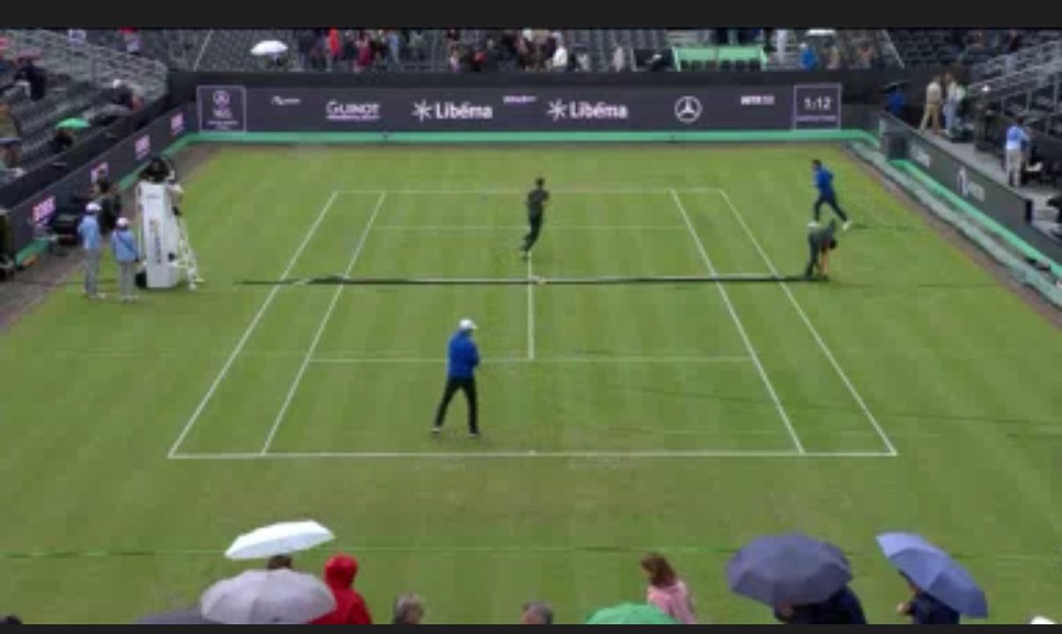 edgeAIapp's tweet photo. Rain delay at the s’Hertogenbosch ATP &amp; WTA 250 tournaments. 

Covers coming on, no play for another hour or so (estimate) 

McCabe vs Bergs

Boogaard vs Wu

Virtanen vs Majchrzak

Boisson vs Sierra https://t.co/B6skPJ1cR7
