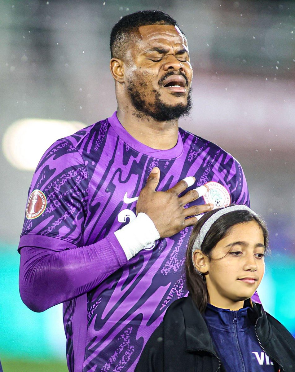 LeaguesReporter's tweet photo. Stanley Nwabali turns 30. Happy birthday to the Super Eagles goalkeeper🦅🇳🇬

34 Appearances for Nigeria 
12 Clean sheets 
29 Goals conceded 
Two AFCON medals 🥈🥉 https://t.co/pho606Vq4k