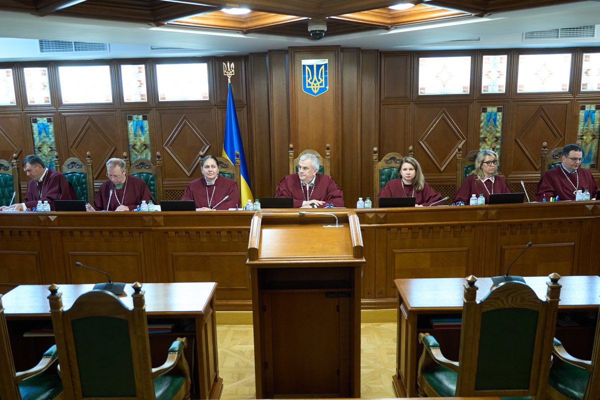 CCofUkraine's tweet photo. Перший сенат КСУ перевірить на конституційність законодавче положення щодо розміру разової грошової виплати учасникам бойових дій

Детальніше 👉https://t.co/nt2hWzxNAp https://t.co/kpuYttFlQB