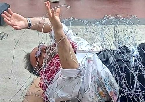 Kemalsaglamart1's tweet photo. ☠️ ÖLÜM TEHLİKESİ'nde olan Dr. HUSSAM ABU SAFİYA'yı kurtarmak için bir şey yapalım. 

Her gün uygulanan işkence yüzünden  kaburgaları kırılmış...  YAŞAM MÜCADELESİ VERİYOR ❗️

#FreeDrHussamAbuSafiya https://t.co/7sjNMhizTs