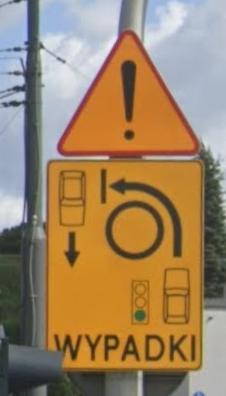 krzysztofnen's tweet photo. @bandyci_drogowi Chodzi zapewne o ten genialny znak. Trzeba raz na zawsze ustalić, czy skrzyżowanie o ruchu okrężnym to jedno skrzyżowanie, czy seria pojedynczych skrzyżowań. Inżynier projektujący Rondo Śródkę stwierdził, że "trochę tego i trochę tamtego" https://t.co/p9AIMpj61S
