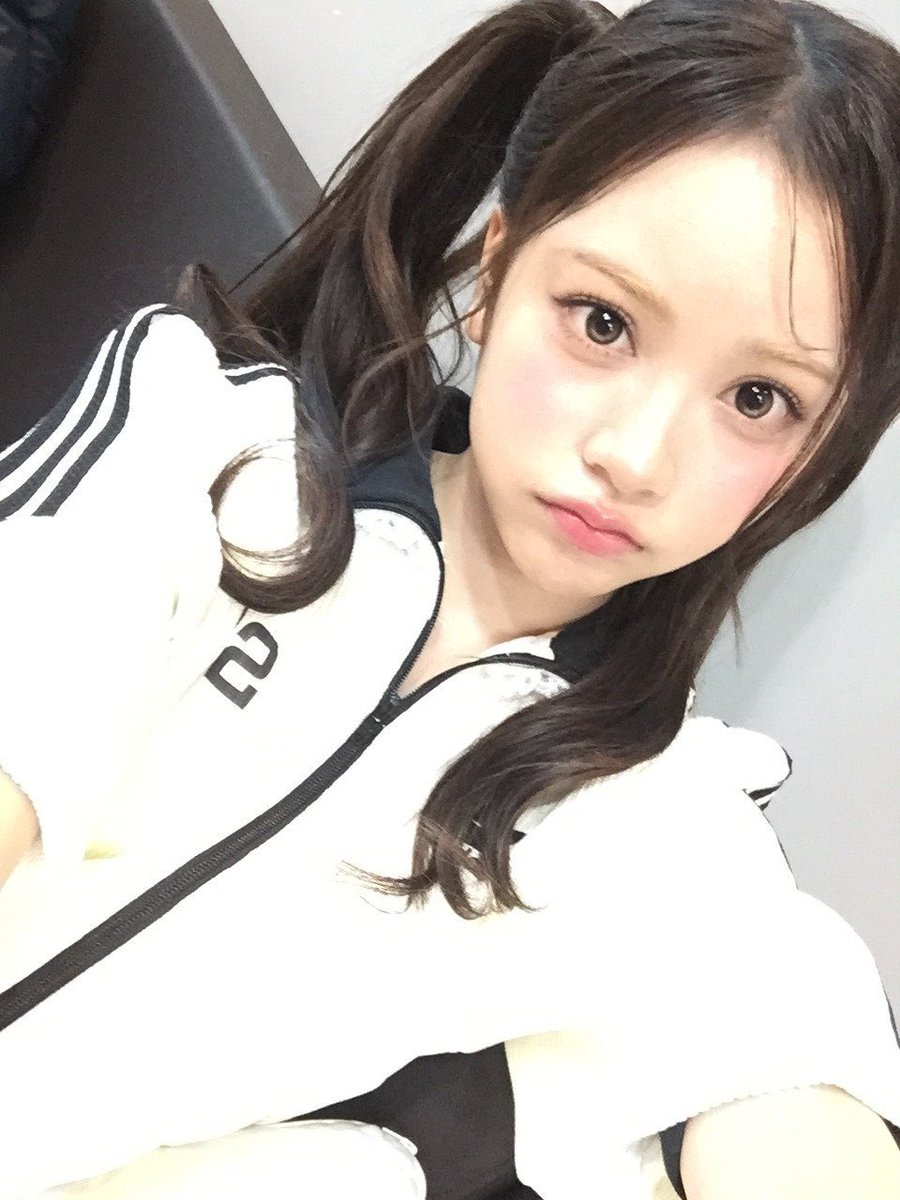 Hajeum's tweet photo. pigtail status report .. ✿ 🔖 ❤︎
a pair has recently appeared! #whaaa
aand after several rounds of inspection
i’m beginning to think they belong here :] https://t.co/0n3DErWPkM