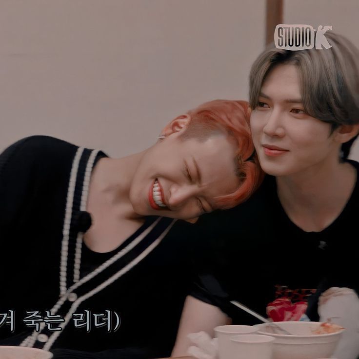 SWEETJILI's tweet photo. A thread of Hongsang photos https://t.co/76Szr3k9oI