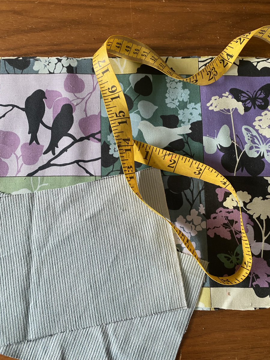 ZebraMingo's tweet photo. Working on a new bag… measure twice… (0r 3,4,5 times 😉) cut once…. #newproject #newmake #birds https://t.co/lw4HTEQqwE