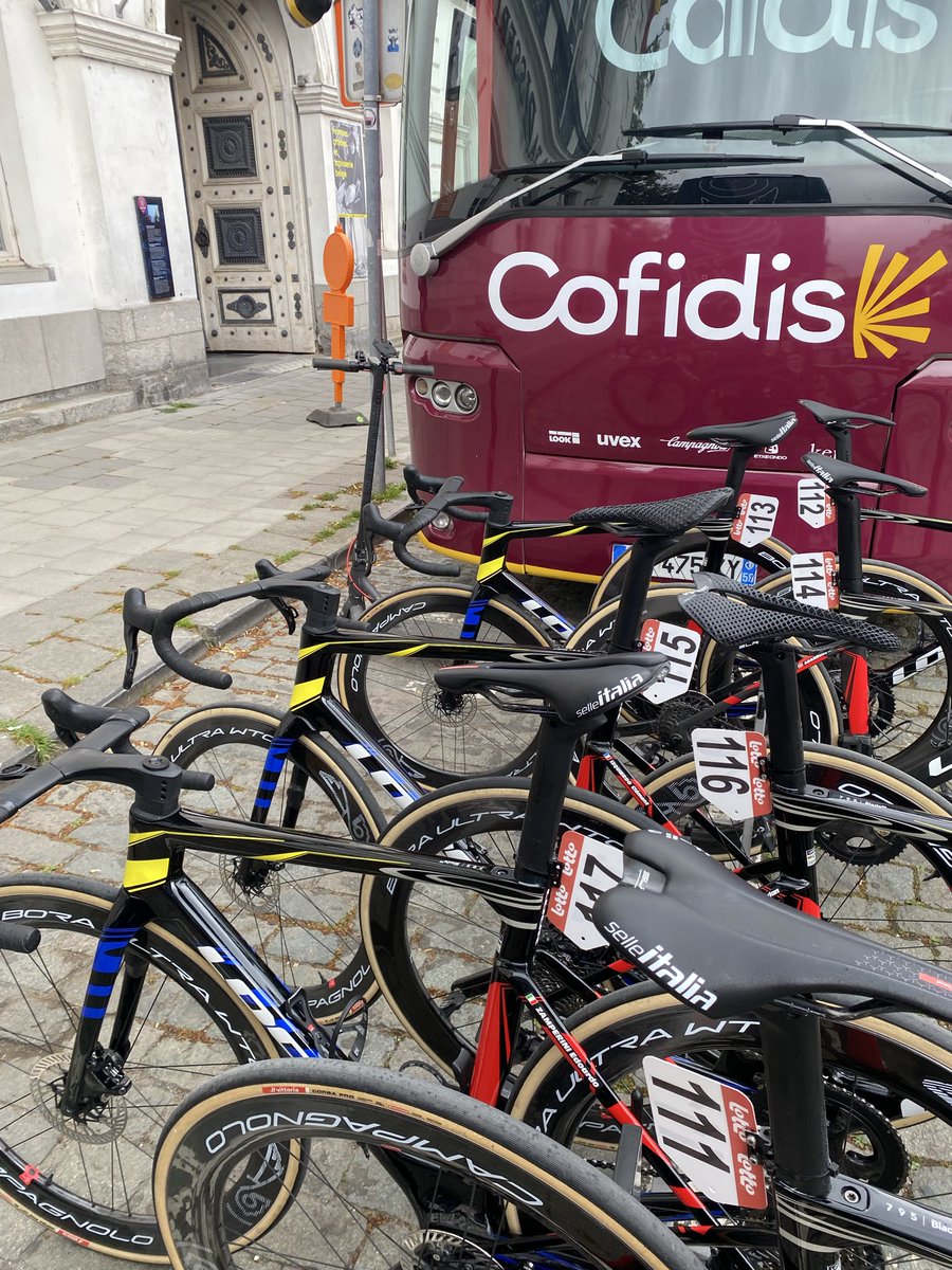 TeamCOFIDIS's tweet photo. Les dossards à suivre aujourd’hui sur le @TEurometropole . Départ à 13h20 pour près de 200km direction le Mont de l’Enclus https://t.co/PrSK1zF4W7