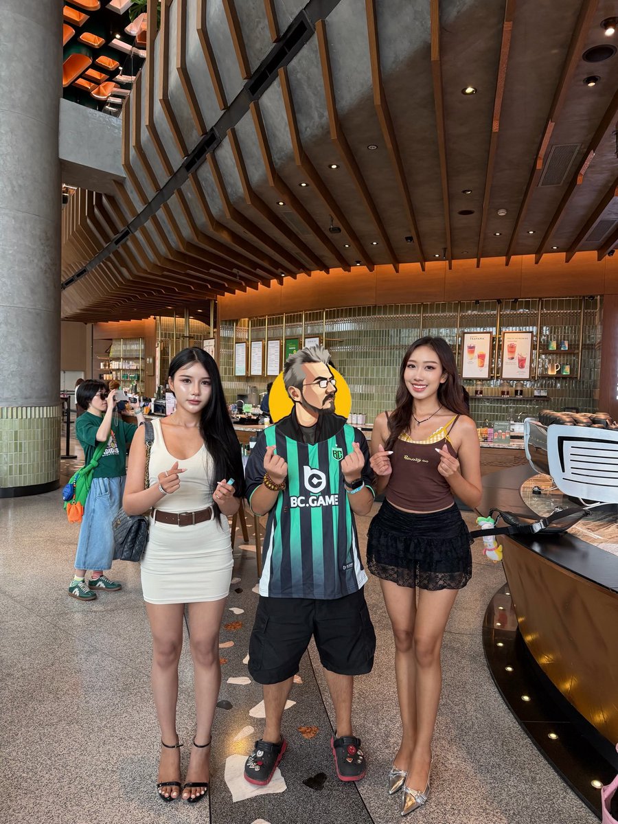 biupa's tweet photo. 为迎接世界杯，由赞助商支持进行一波抽奖

抽图中的球衣5件。共计抽5个人，每人一件

要求：关注 @bcgame 和 @biupa ，在本贴下面点赞评论

24小时结算

图源来自 @Evans666666 https://t.co/Xc48GZ5cOS