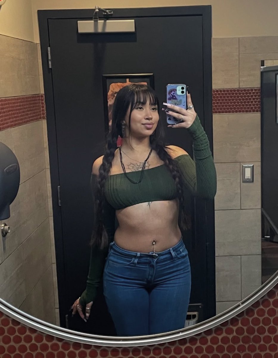 layla tweet media
