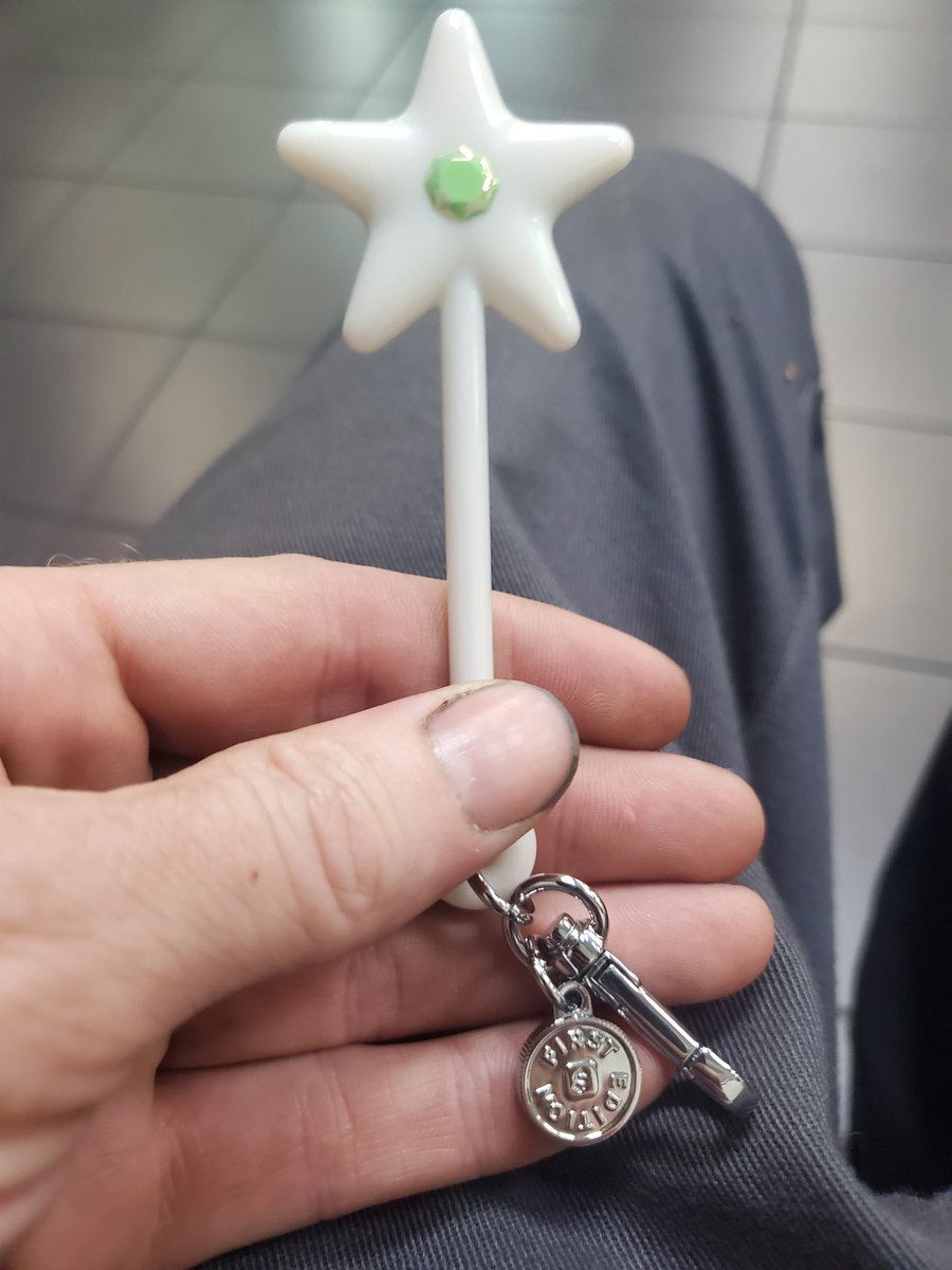 PerplexDamage's tweet photo. Got my Wand from @CashApp it works Ta-Da https://t.co/Q6kofOcFe5