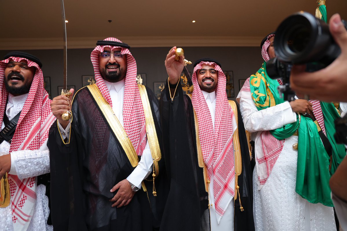 ALSALHAN's tweet photo. تغطية | 

الف مبروك لأسرتي ( #الصلحان  و  #المسلم )

▪️أبارك لأخي الغالي "علي بن ناصر الصلحان" 
زواجه على كريمة "عبدالرحمن بن محمد المسلم" 

▪️أسأل الله أن يبارك لهما ويجمع بينهما في خير، ويرزقهما السعادة والتوفيق والمودة والرحمة. 

▪️كما نتقدم بشكر لكل من شاركنا هذه #الافراح. 
▪️وذلك يوم الثلاثاء 09 يونيو 2026 
▪️في نادي منسوبي #وزارة_الداخلية