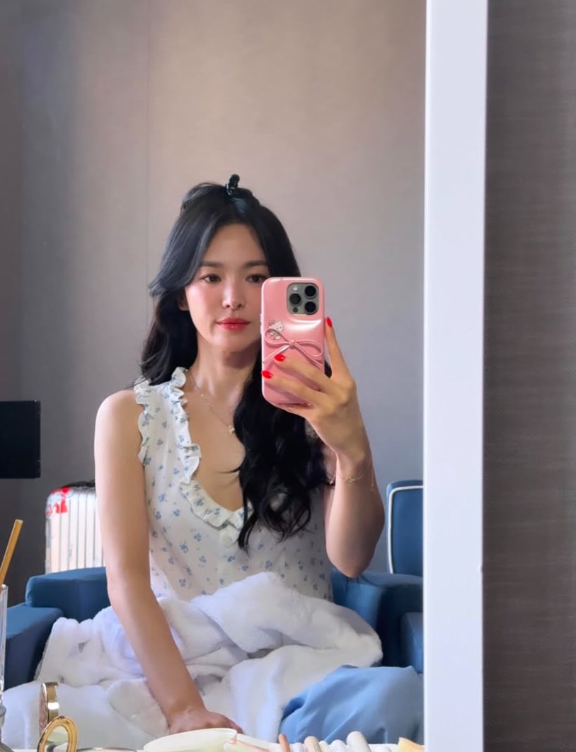 minoymus's tweet photo. Sisters always use similar covers 🥹🌸 https://t.co/g4ngMuuESF