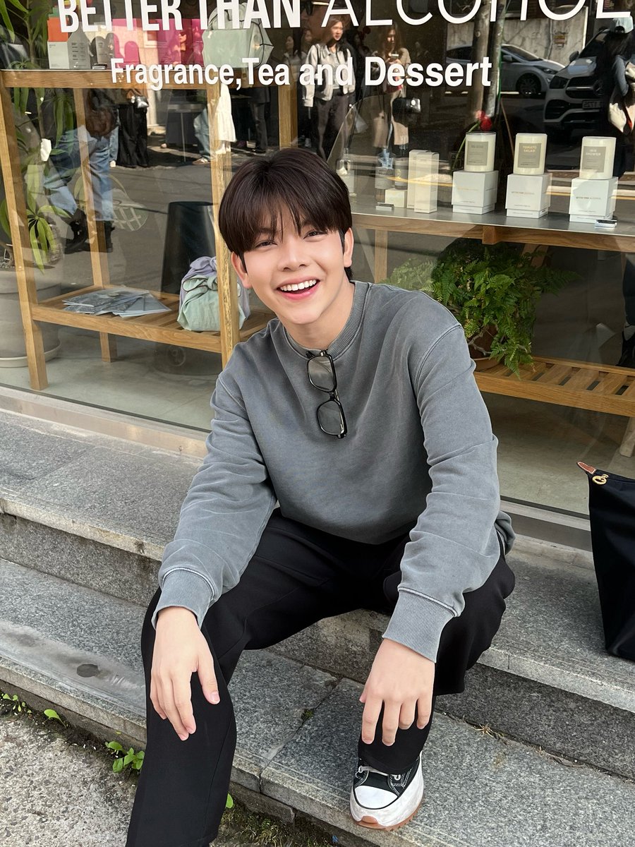 BUGDanuphop's tweet photo. 😸#BUGDanuphop https://t.co/E4LkhmGdjZ