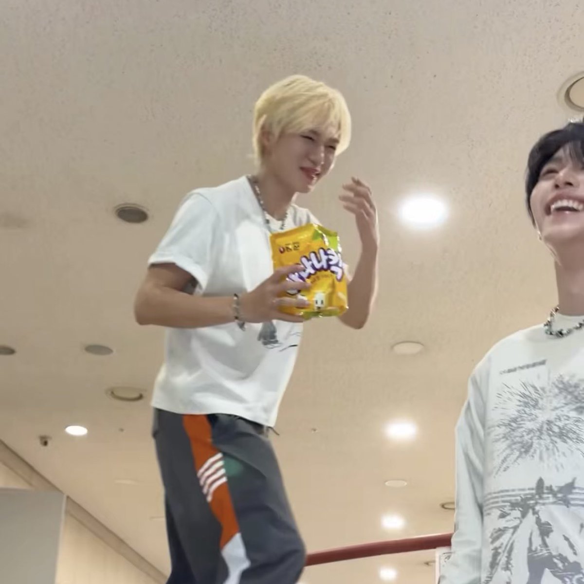 lov3x11's tweet photo. 햇롱 컬렉션 추가 https://t.co/35oUB5kI4m