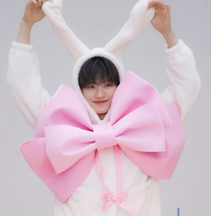 omegajaem's tweet photo. just imagine jeno in a samoyed costume and jaemin in a bunny costume performing sexier... i'm afraid i would never recover from that level of cuteness and insanity https://t.co/KSEULp1qoV