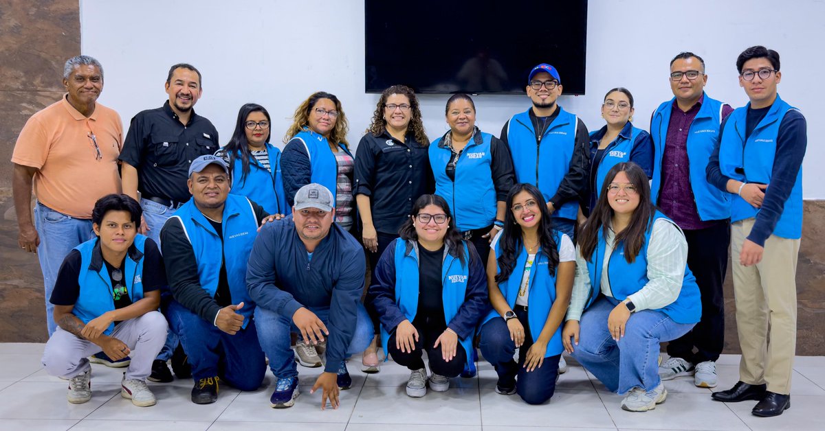 SanCalderonES's tweet photo. Gracias a la estructura de Nuevas Ideas San Marcos por recibirnos y compartir sus ideas para continuar trabajando por nuestras comunidades.

Cuando trabajamos en equipo, logramos más resultados para nuestra gente. 🇸🇻

#NuevasIdeas #SanMarcos #TrabajoEnTerritorio #ConLaGente #ResultadosReales