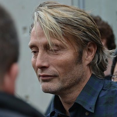 poeticsword's tweet photo. Hannibal with longer hair than even s1 post fall because he hated the prison cut so much https://t.co/1FTm2FQC2p