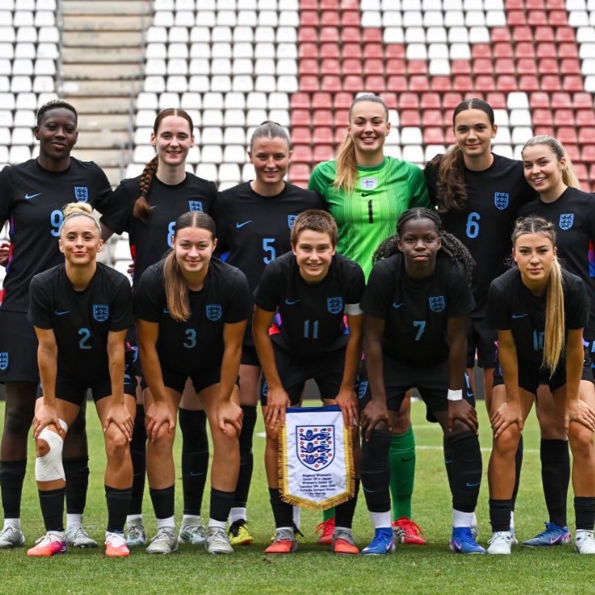 SAFCWomen's tweet photo. A moment to be proud of 🏴󠁧󠁢󠁥󠁮󠁧󠁿 😍

Chloe Paxton made her England Under-20 debut against Japan yesterday. 

Fantastic achievement, Chloe! 👏 https://t.co/Bl6kV0kZLx