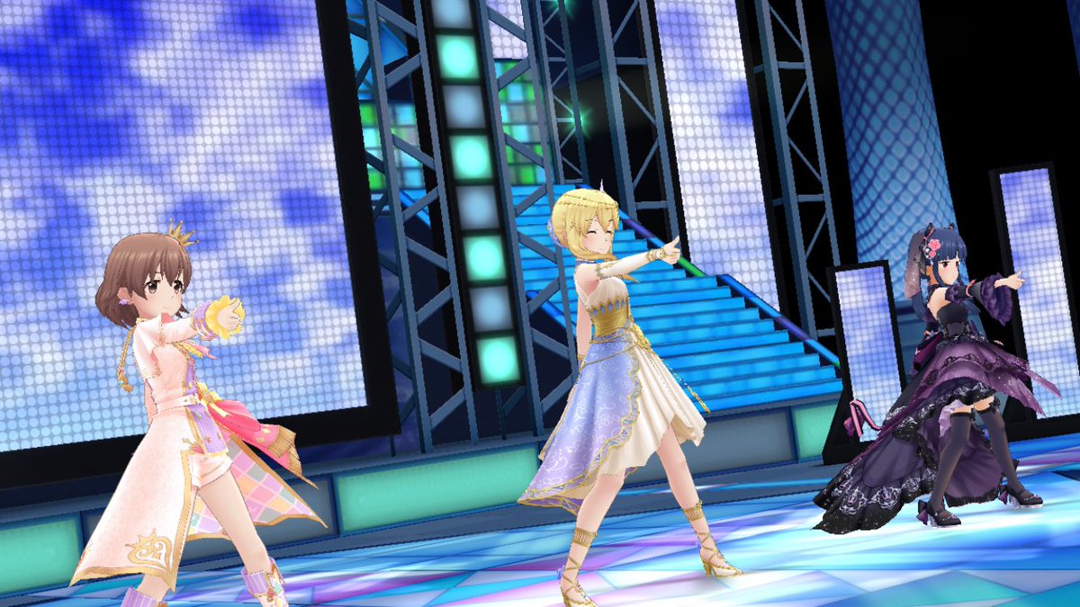 P_fundog's tweet photo. #デレステスクショ夜の1枚 

クールの曲でMV見ると日菜子にも青系のSSR衣装欲しいなーと思う https://t.co/LXgDahaSgb