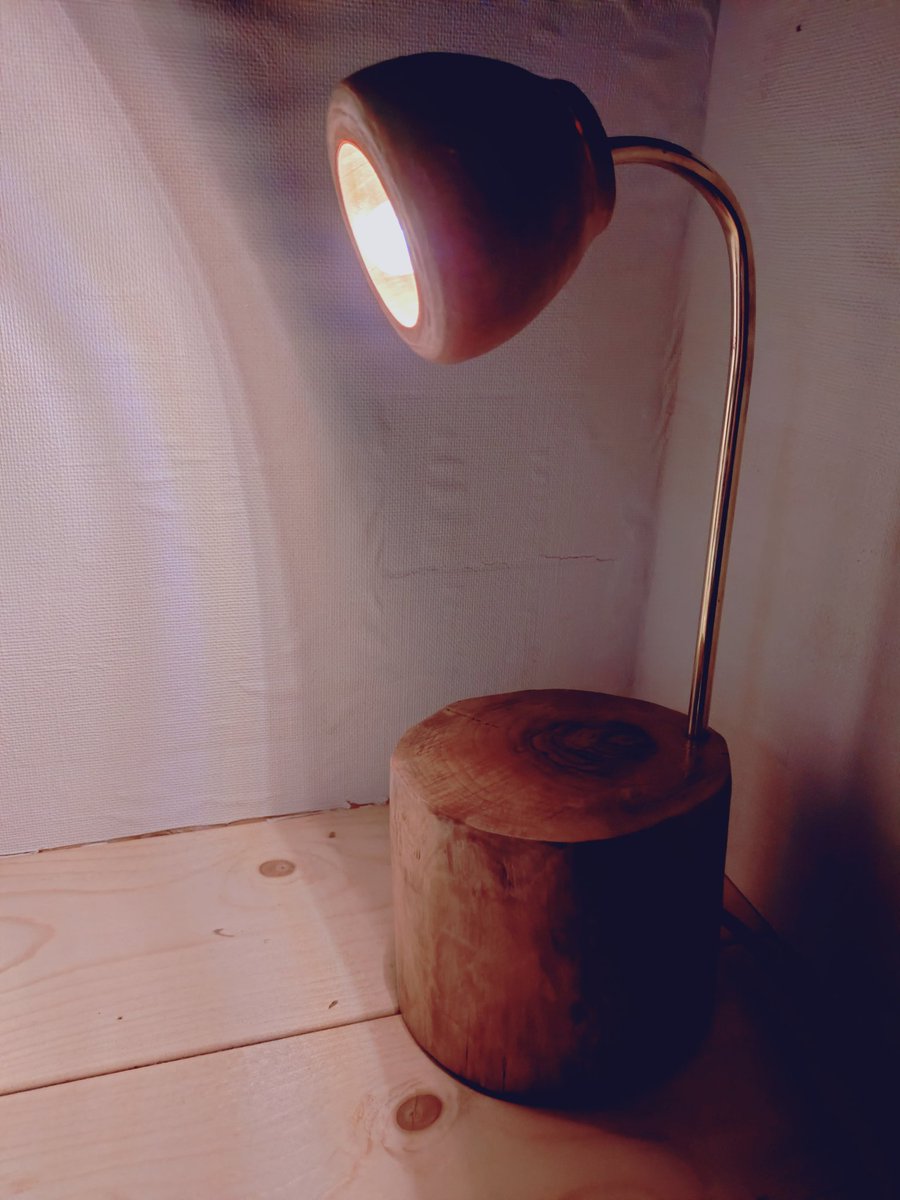 FiledMirror's tweet photo. 真鍮と桜の木で作ったテーブルライト💡
#ハンドメイド作品 
MIRROR-FILED'S GALLERY #minne 
https://t.co/EdbTo1BKTt https://t.co/mPLXQASAPU