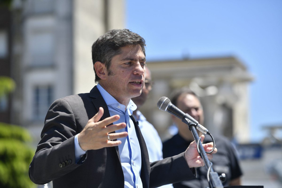 Radio10's tweet photo. 👉 #MañanaSylvestre | 🎙🗣️ @Gatosylvestre en comunicación con Axel Kicillof, Gobernador de la Provincia de Buenos Aires 📲 https://t.co/ir13n1z8sN https://t.co/cEOi5Ib9nJ