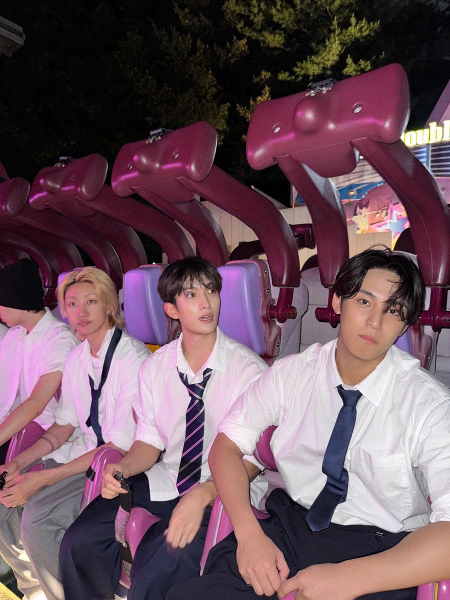 minghaocheoI_'s tweet photo. why does this look like pics of 97z before and after the ride 😆 https://t.co/j592G3ZwoU