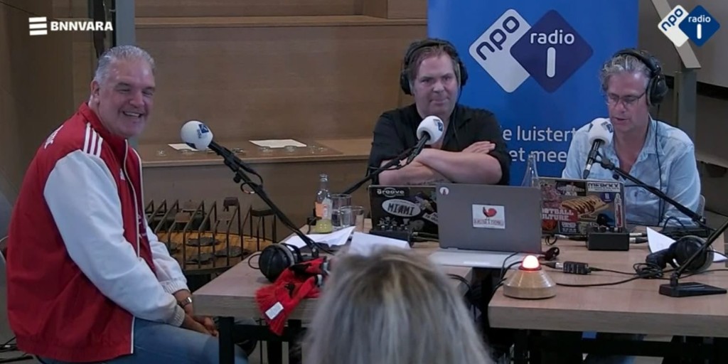 safc's tweet photo. Seadog Marco flying the flag for Scarborough Athletic on Dutch National Radio 🙌

On Sunday, Dutch Seadog Marco Schouten was a guest on @NPORadio1 taking all things Scarborough Athletic, including their visit in March and why the @DutchSeadogs have chosen to back the Boro! Great work Marco 🤝

You can find the interview (in Dutch) here: https://t.co/hkErFmB2py