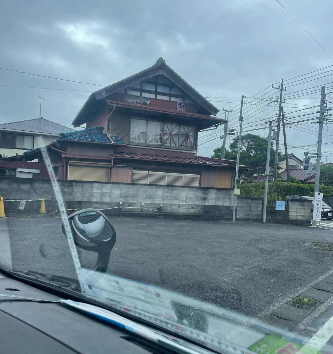 CVMlwa2usB4ORcd's tweet photo. @CM400T 師匠！
あなたの街にある〜 って
中々ないでしょうが、
ナンナンですか  一文字の車て🥹 https://t.co/ttd5AEwJLk