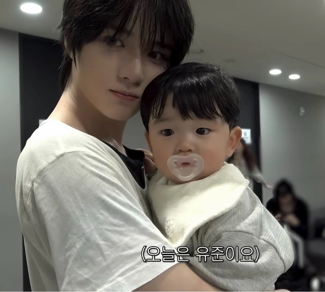 cbg_left's tweet photo. 🍼🍼 https://t.co/OpGLw5HK2K