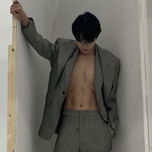 blujaed_'s tweet photo. ㅋㅋㅋㅋ...🫣🫣 https://t.co/hNHTIU12TQ