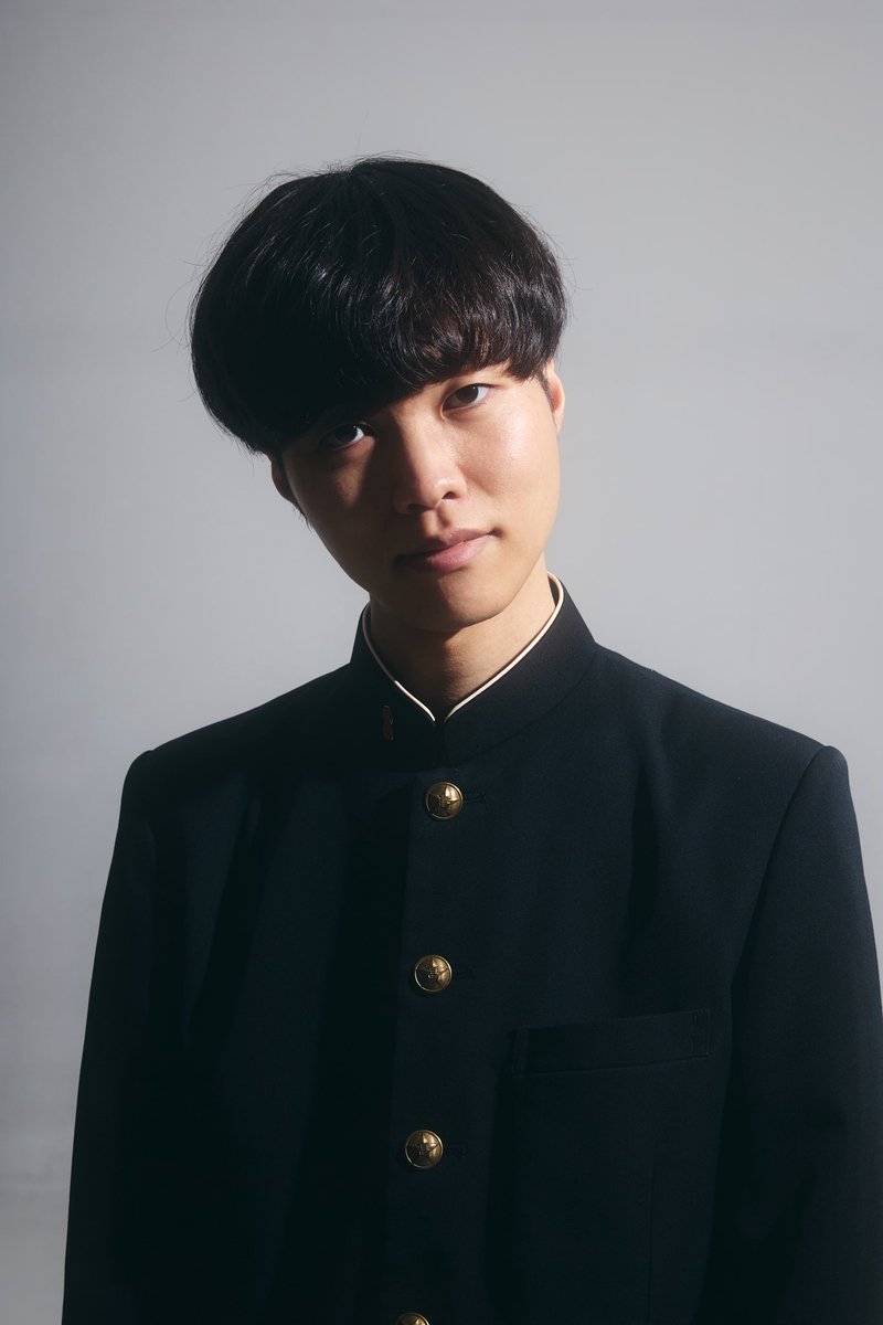 Notpants2's tweet photo. のーぱんとして撮影してもらったので、チェリビジョンの誌面には載せられなかった写真。ここで成仏..👼これからも学ランが似合うアラサーで頑張ります！ https://t.co/DpAvxWdSjq