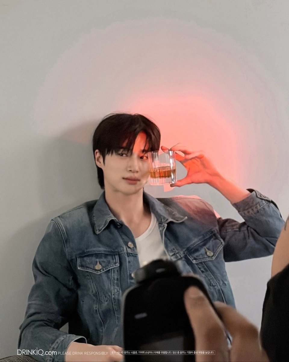 wooseokfiles's tweet photo. byeon wooseok for johnnie walker blue label https://t.co/yU0lq3Ehrb