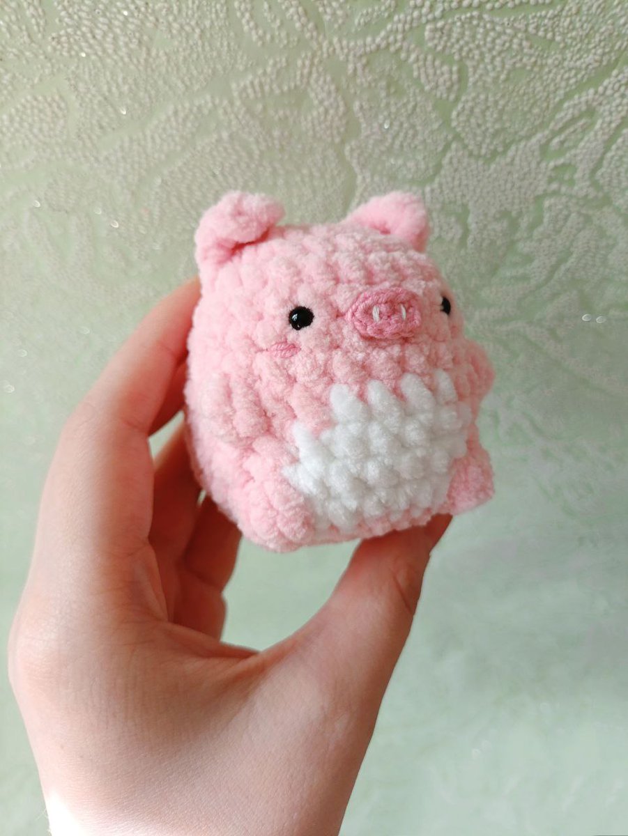viireedus's tweet photo. жєбки 🐸 і свинки 🐷 
6,5см у висоту, по 320
#укркрафт #украрт #укртві https://t.co/vIyNYnQM2O