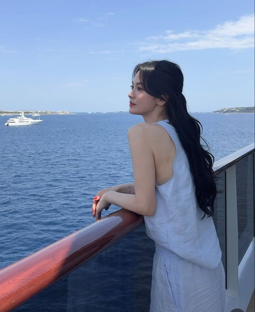 xkimdami's tweet photo. i gasped she's so gorgeous https://t.co/UMN3RfhBnQ