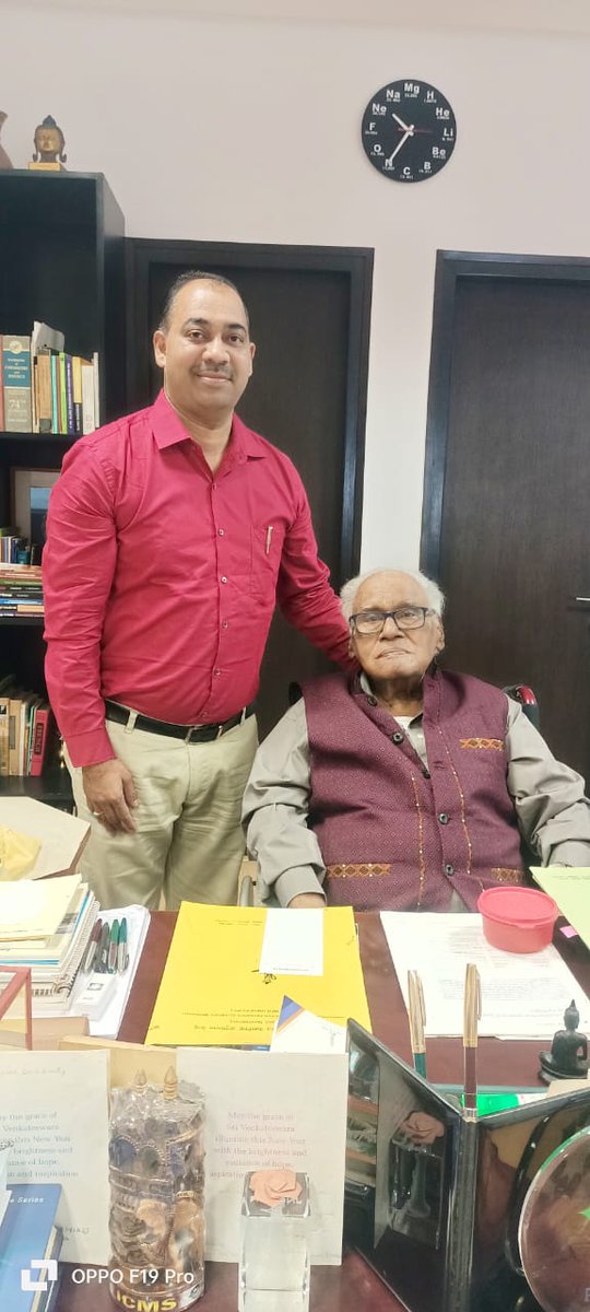 SMamaguli's tweet photo. @PMadhwaraj @narendramodi @BJP4Karnataka @BJP4India ಏಷಿಯಾದ ಸುಪ್ರಸಿದ್ಧ ತರುಣ ವೈರಾಣು ವಿಜ್ಞಾಯಿದ್ದು ಅದೆಷ್ಟೋ ವಿದೇಶಗಳು ಪ್ರಶಸ್ತಿ ಪುರಸ್ಕಾರ
ಕೊಟ್ಟರು "ನನ್ನ ಸೇವೆ ತಾಯ್ನಾಡಿಗೆ ಸೀಮಿತ ಅಂತ ಹೇಳುವ ನನ್ನ ಕಿರಿಯ ಸಹಪಾಠಿ ಶಿವಾಜಿ ಜಾಧವಗೆ" ಬಗ್ಗೆ ನಾ ಸತತ 6 ವರ್ಷಗಗಳಿಂದ ಆತನ ಪ್ರತಿಭೆಯನ್ನ  ಗುರುತಿಸಿ ಎಂದರು ಕ್ಯಾರೇ ಎನ್ನದ ರಾಜ್ಯ,ಕೇಂದ್ರ ಸರ್ಕಾರಕ್ಕೆ
🥲? ಧಿಕ್ಕಾರವಿರಲಿ🕵️‍♀️. https://t.co/U6xRWtpoNe