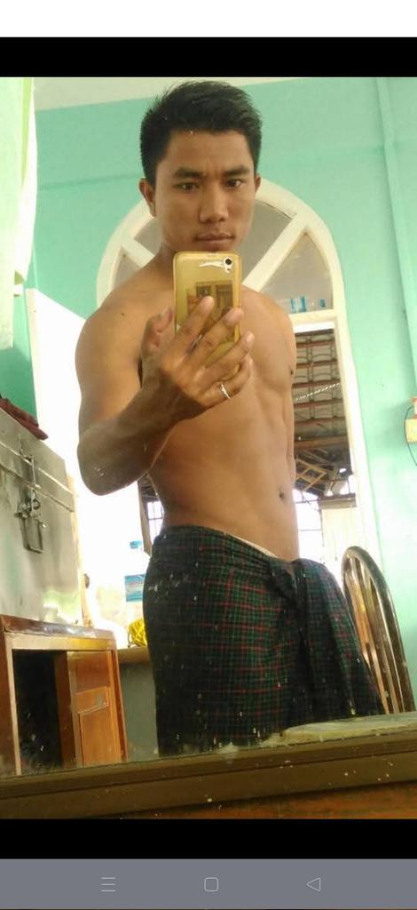 YeYintijdc's tweet photo. ဘာ gym မှမကစားခဲ့ဘူး
တောသားဆိုတော့ဘောကန်ခြင်းခတ် https://t.co/6gt6I4i4ic