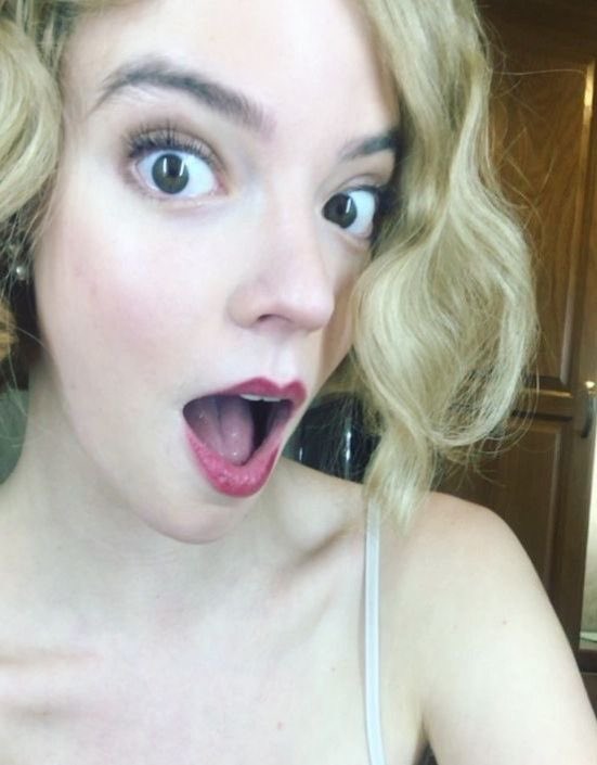 ThinkerAnya_'s tweet photo. Her makeup artist is so lucky because imagine your canvas being Anya Taylor joy https://t.co/biRcuezJGW