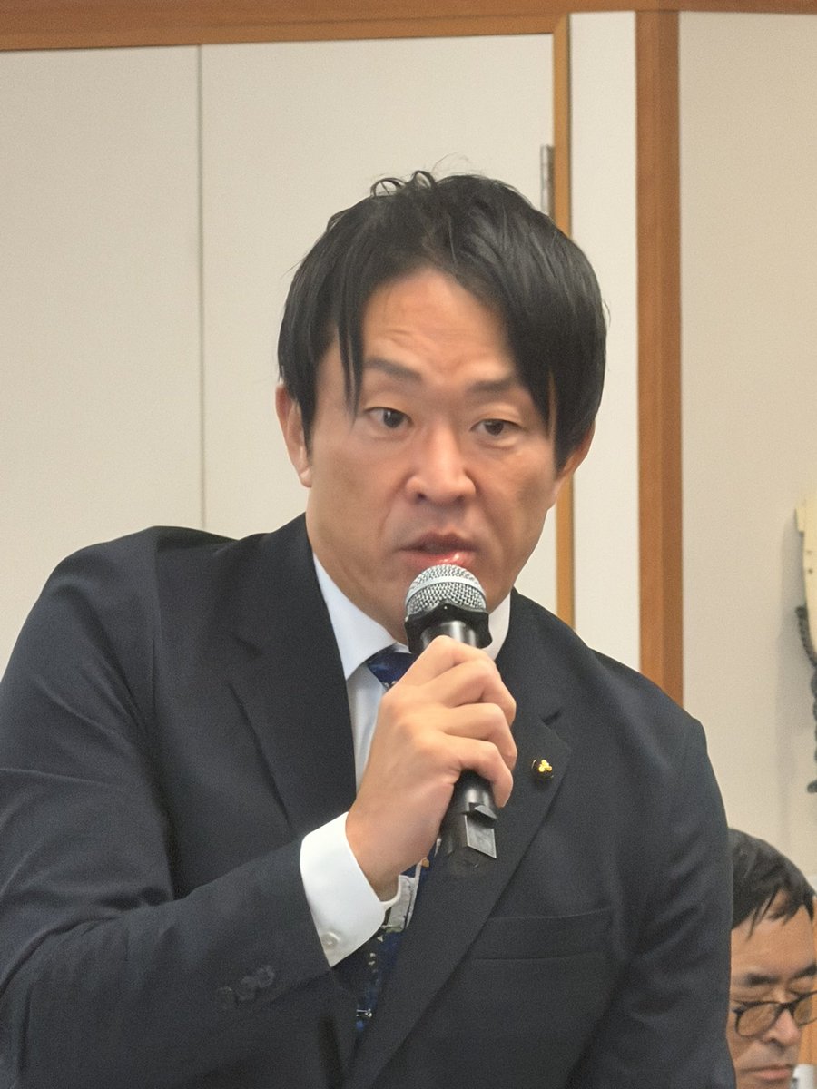 seijikobori's tweet photo. 健康福祉委員会で、健康寿命の延伸は重要な今日的課題であり、その鍵を握るのは「社会参加」であるとの観点から質疑を行いました。

本委員会でも熱心な議論が重ねられてきた飛騨市の「学校作業療法室」の取組についても取り上げ、本市においても真摯に検討を進め、着実に前進させるよう求めました。 https://t.co/kSh4XjGbOQ