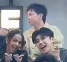 ishifully's tweet photo. makiki-bias line posting lang din 😌 https://t.co/xUpsm3PJuv