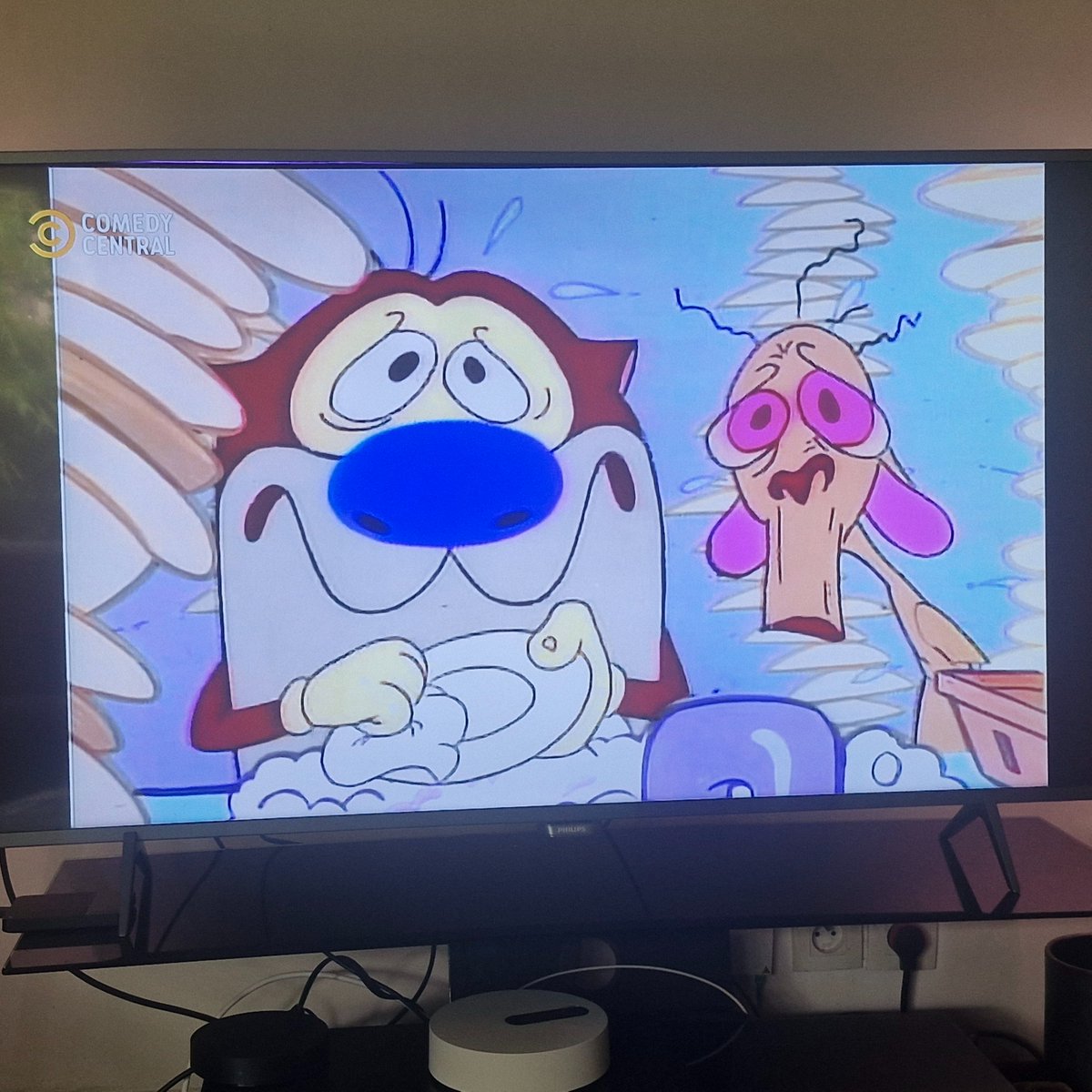 NathanPari97053's tweet photo. Depuis le 8 juin, Ren et Stimpy est sur Comedy Central ! 🐶🐱

Oh joie nirvanesque !

Je suis fou de joie de retrouver ce cartoon culte avec les voix de Bernard Menez puis Gérard Surugue et Henri Guybet.

#RenetStimpy #ComedyCentralFrance https://t.co/0uszmvB3c8
