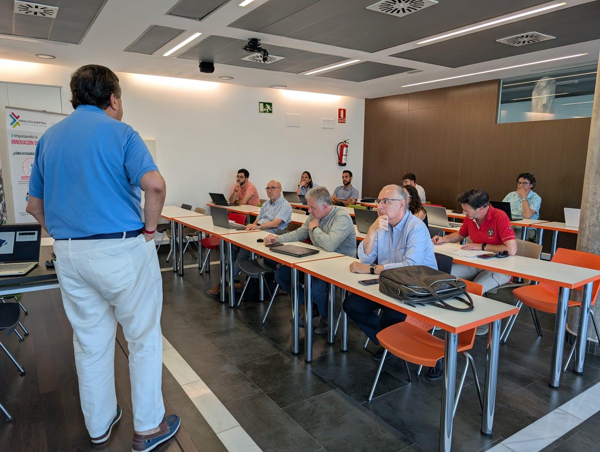 cetemet's tweet photo. Ayer celebramos una jornada de nuestra Oficina @Acelerapyme en Córdoba, impulsada por https://t.co/fd3Lx2J82q, sobre facturación electrónica y digitalización de procesos para el sector agroalimentario. Gracias a todos los asistentes y a FINTALENT S.L. y CINCO GRADOS OESTE S.L. https://t.co/PME7Fh1rvV