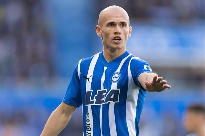 paablog03's tweet photo. Guridi primer fichaje de José Ignacio Navarro.

Suplente y descarte del Alavés, solo jugando los minutos residuales. Para esto ha quedado el Sevilla de Junior.

Espero que al menos signifique la salida de Jordan.

Opiniones?? Me veo descendido en enero https://t.co/QEVUH0q0u0