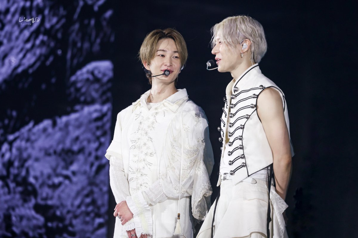 roco_onew14's tweet photo. 弟たちを見守るようなオニュさんの優しい表情が大好きよ〜〜！☺️🤍 https://t.co/9q71ddXJWl