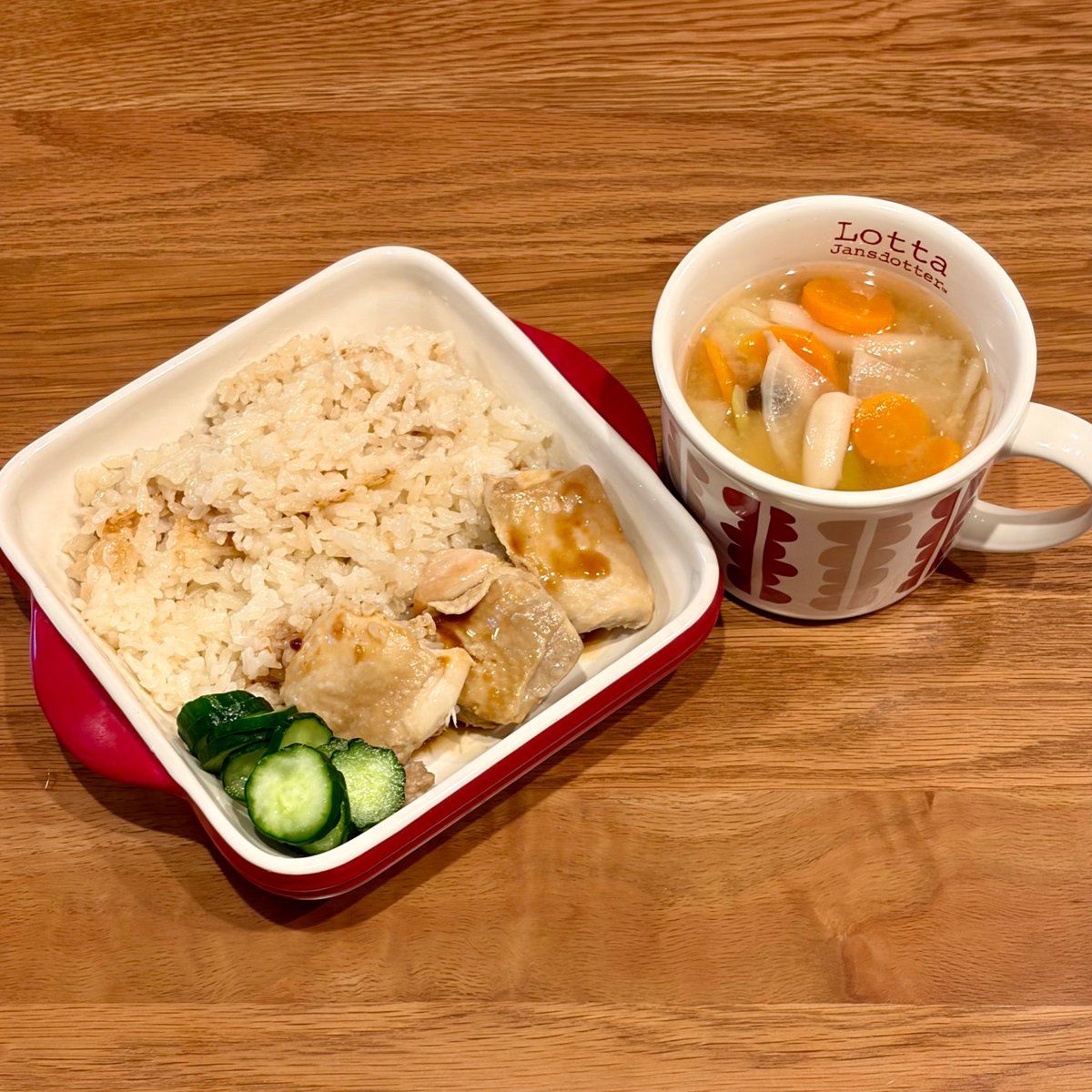 082etc's tweet photo. 本日の夕飯

解凍する鶏肉を間違えてしまい、お肉少なめになってしまった
悲しみ！

#ごはん https://t.co/wjnmsNJ4V1